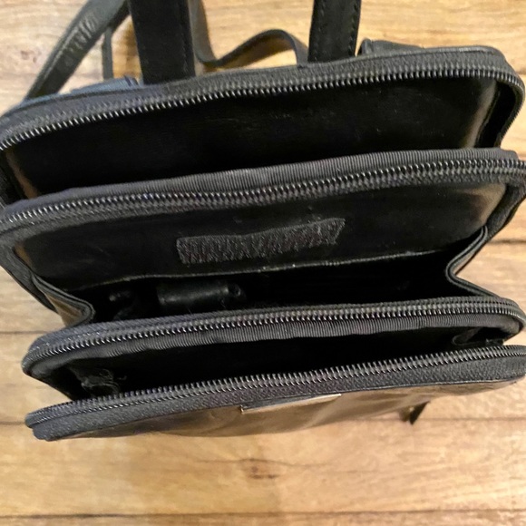 PERLINA New York Leather Backpack - Picture 9 of 9